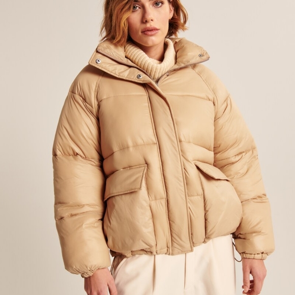 NWT Abercrombie oversized puffer jacket..size M - Picture 2 of 6